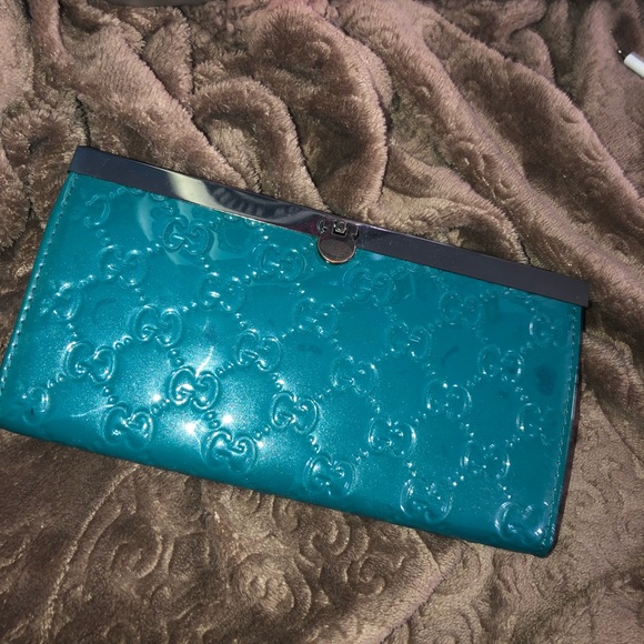 Gucci Handbags - Gucci wallet Gucci Handbags - Gucci wallet